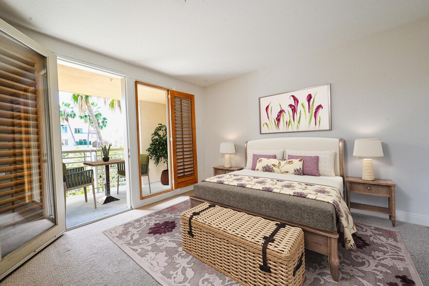 Building Photo - 5831 Seawalk Dr