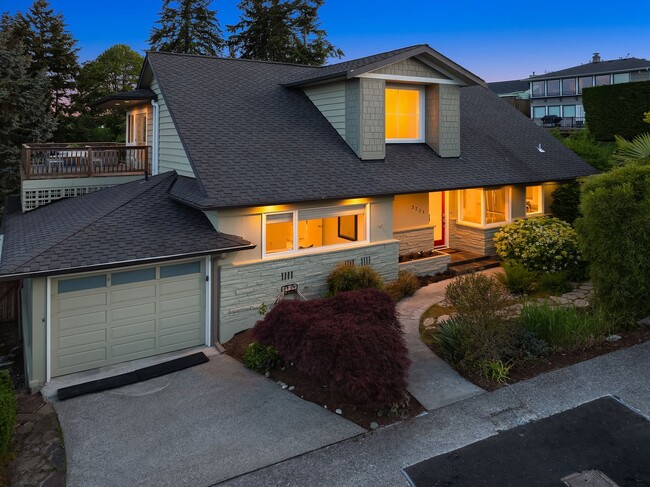 Primary Photo - Magnolia Home