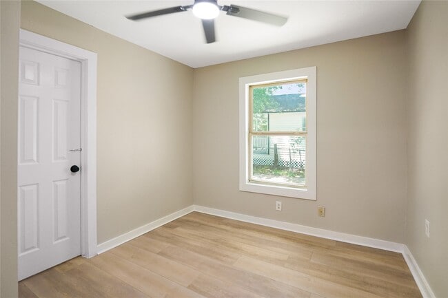 Building Photo - 5313 Firnat St