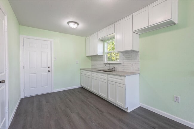 Building Photo - 6309 Anderson St