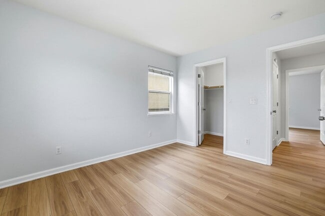 Building Photo - 11 Stony Hill Pl