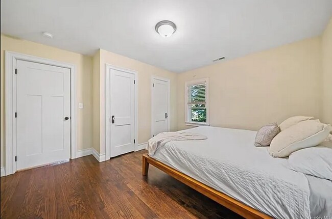 Building Photo - Open House Sunday 10/5/25 1pm to 3pm:  Bea...