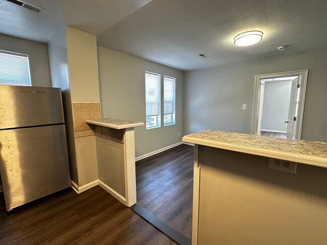 Building Photo - 4632 Hillside Rd SE