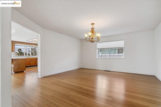 Building Photo - 5752 Drakes Dr