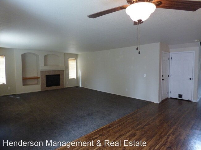 Building Photo - 4 br, 2.5 bath House - 2045 Prairie Hill Dr