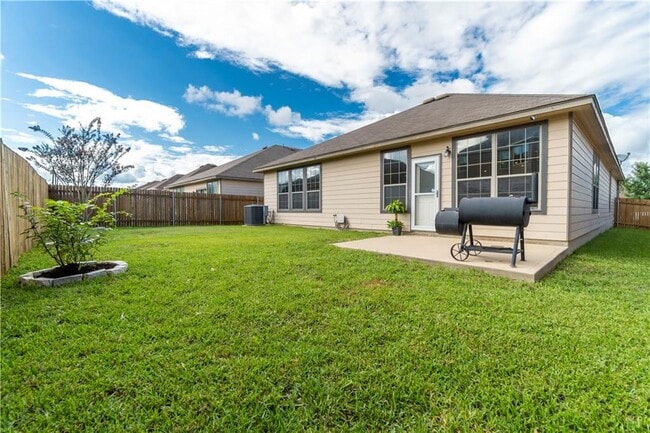 Building Photo - 554 Apricot Dr