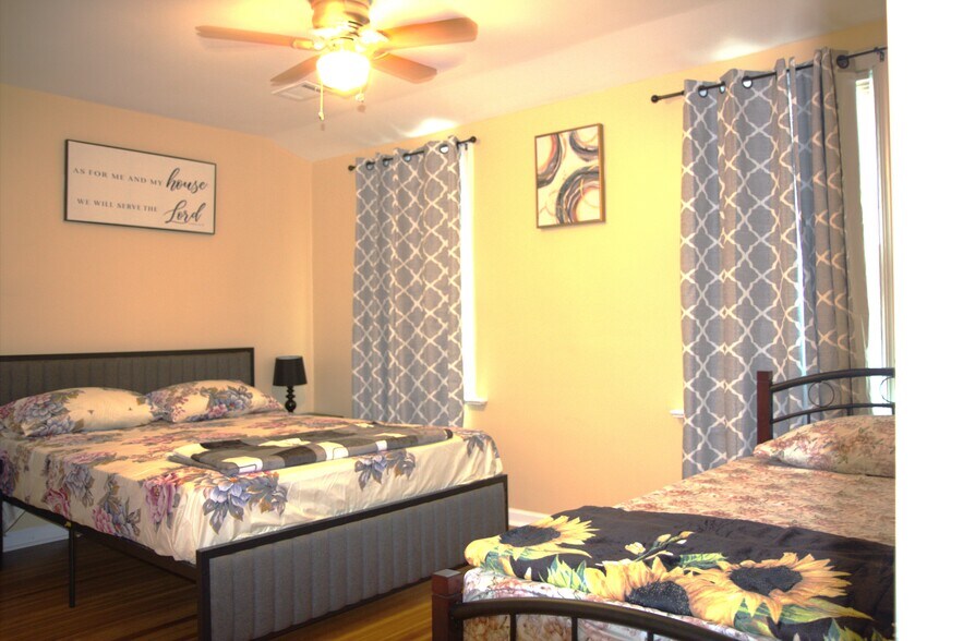 Building Photo - 256 Weequahic Ave