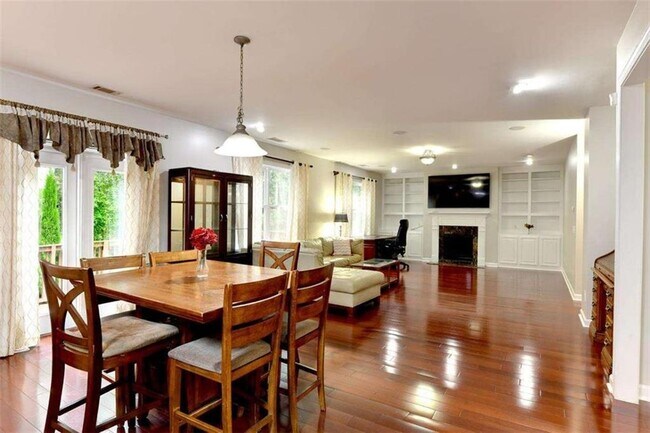 Building Photo - 3420 Gables Ct