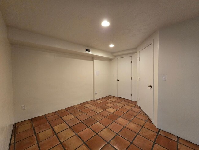 Building Photo - 602 Griffin St