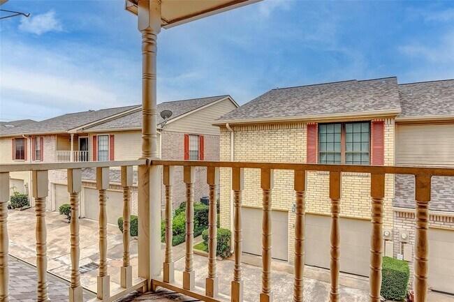 Building Photo - 7350 Kirby Dr