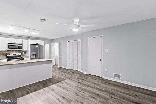 Building Photo - 2060 Red Spruce Ct