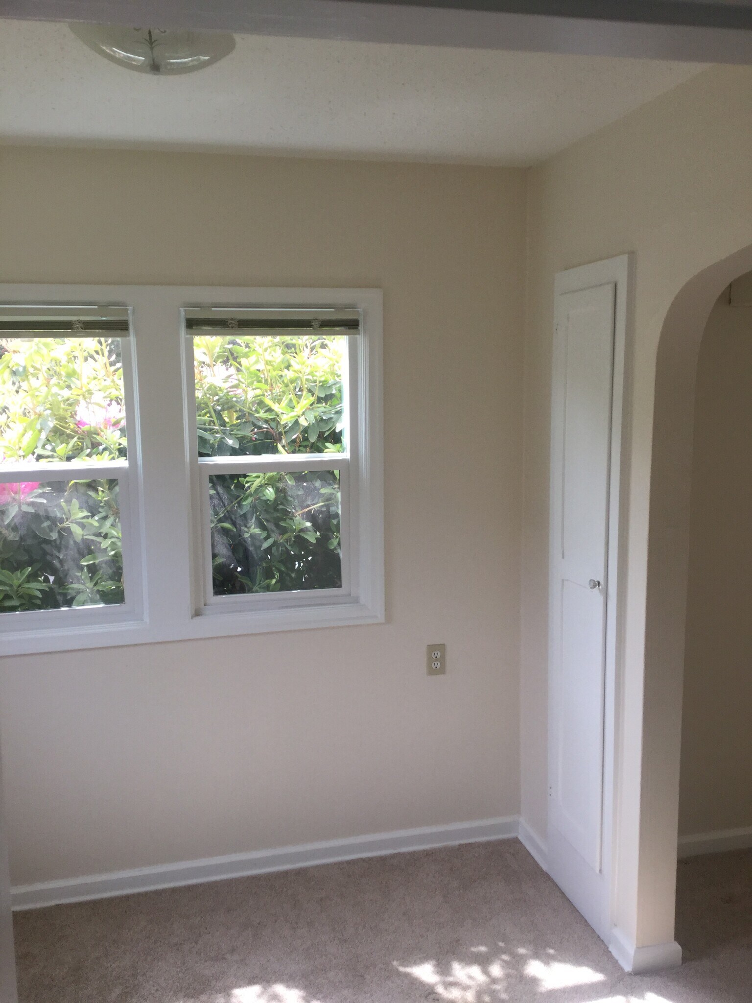 Building Photo - 212 S Center St