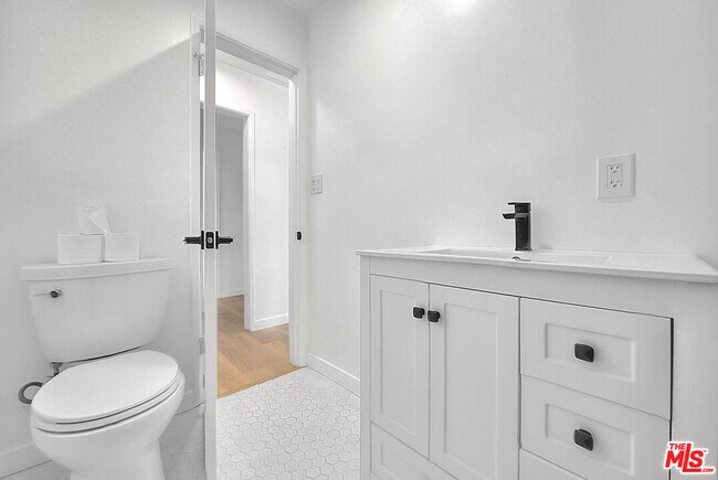 Building Photo - 3701 Coliseum St