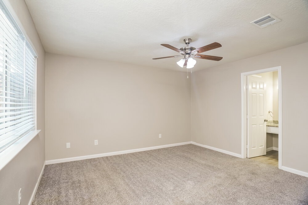 Building Photo - 16751 Dew Drop Ln