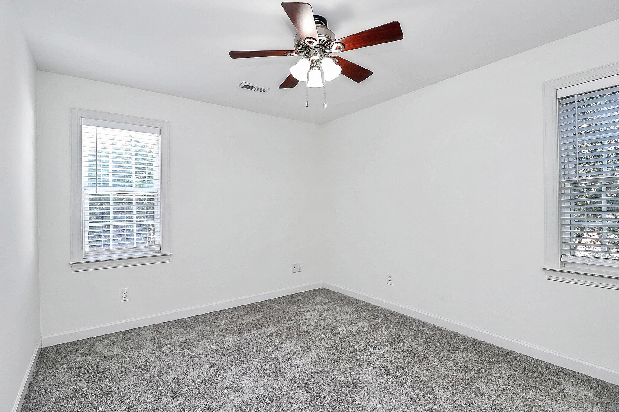 Sencond Room - 35 McCurdy St NW