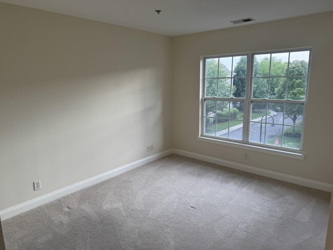 Building Photo - 145 Blue Heron Dr