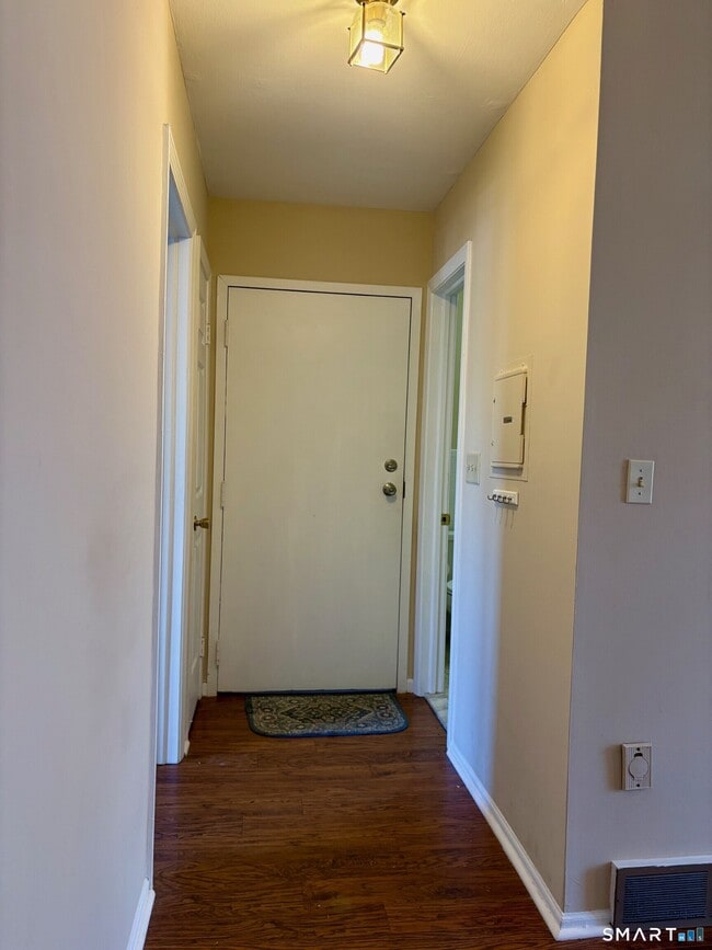 Building Photo - 146 Carriage Path S