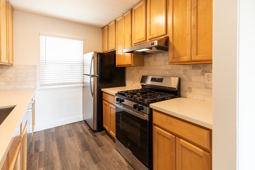 Building Photo - 409 Portofino Dr