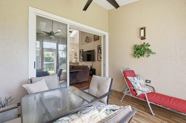 Building Photo - 1632 SW Harbour Isles Cir