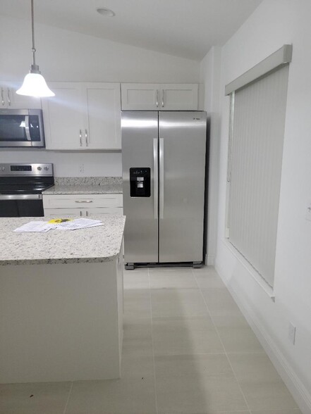 Building Photo - 7735 96th Ct