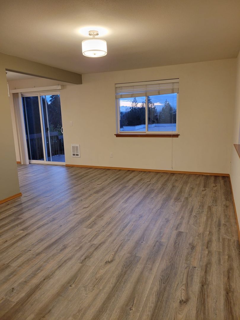 Building Photo - Suburban Serenity Nestled in the Heart of Lake Stevens