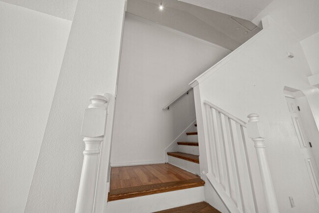 Building Photo - 9720 Carlsdale Dr