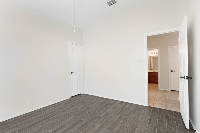 Building Photo - Boerne, TX -Gorgeous home in Kendall County Estates