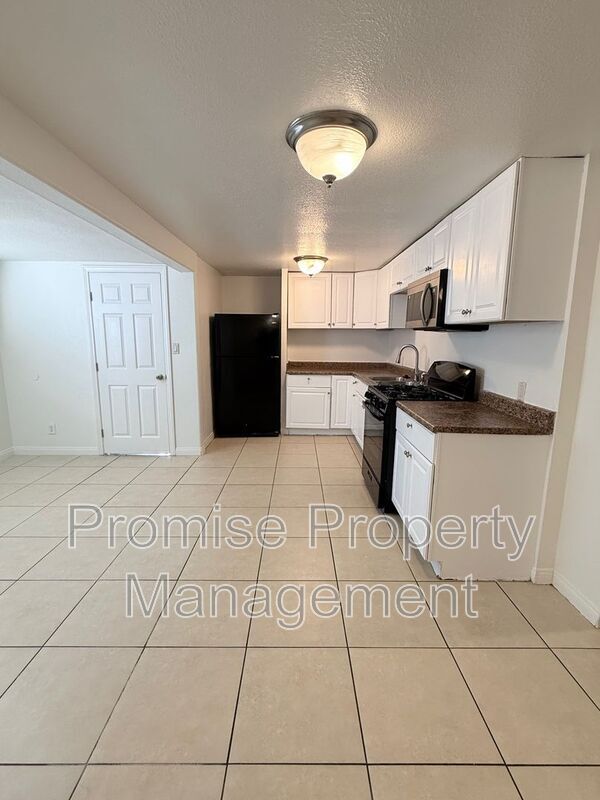 Building Photo - 941 40th St