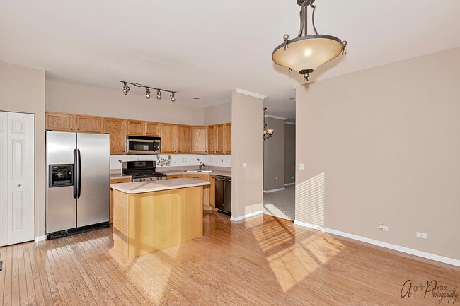 Building Photo - 743 Cherry Creek Dr