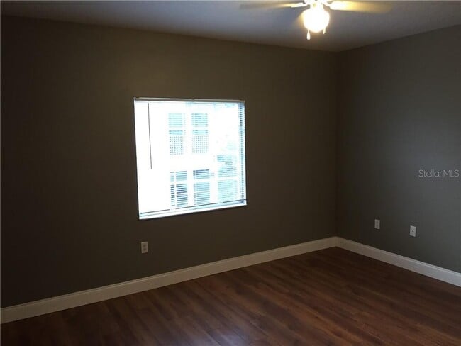 Building Photo - 6413 Hollydale Pl