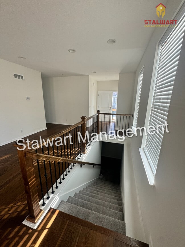 Building Photo - Maintenance free living in Blue Valley School district