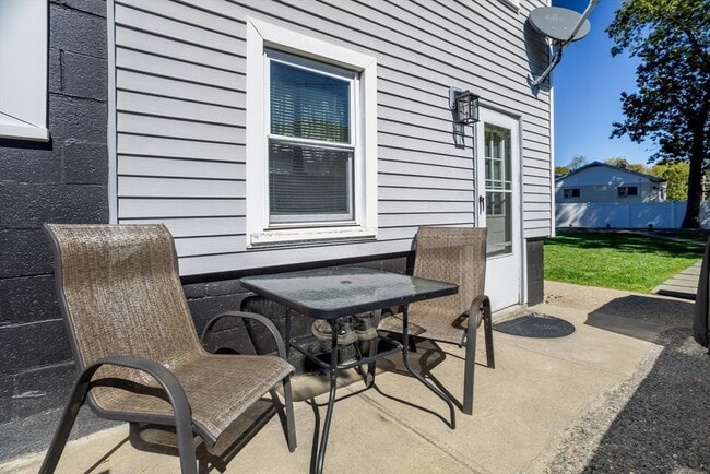 Building Photo - 46 Viscoloid Ave