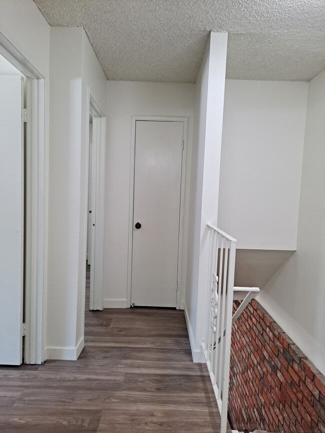 Building Photo - 2635 Sextant Ave