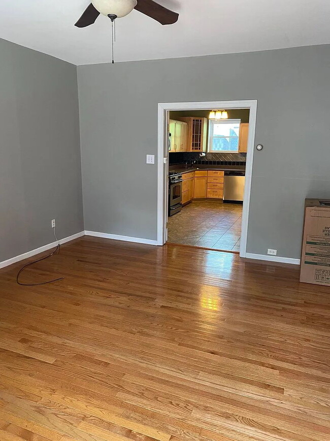 Building Photo - Charming 2BR South Side Home | Updated Kitchen w/ Dishwasher | Prime Pittsburgh Location