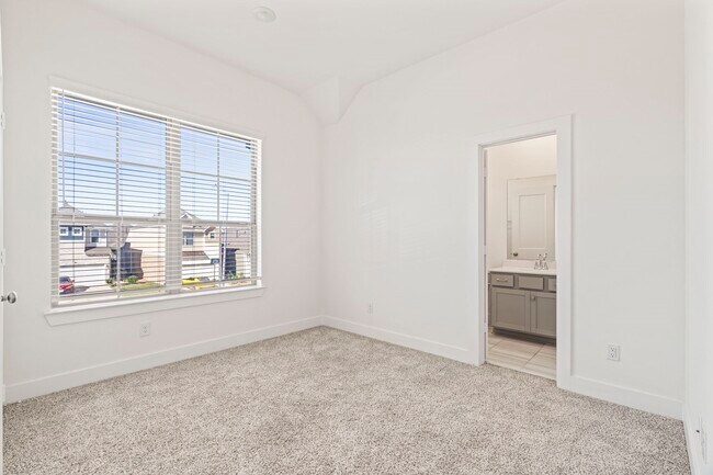 Building Photo - 7818 Starfish Arbor Dr