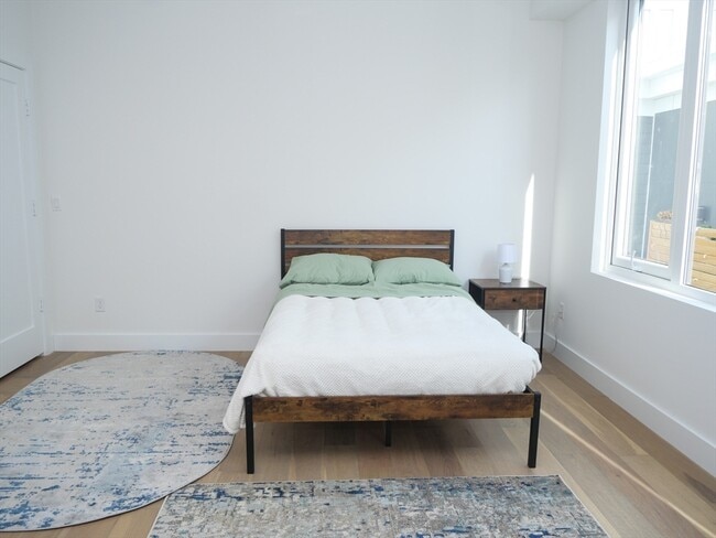 Building Photo - 38 Hichborn St