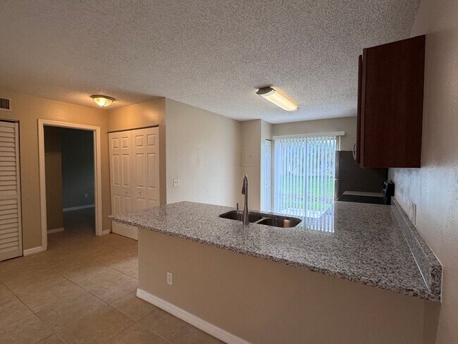 Building Photo - 2/2 first floor unit Lancelot of Winter Park