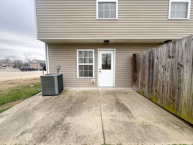 Building Photo - 781 Cherrybark Ln