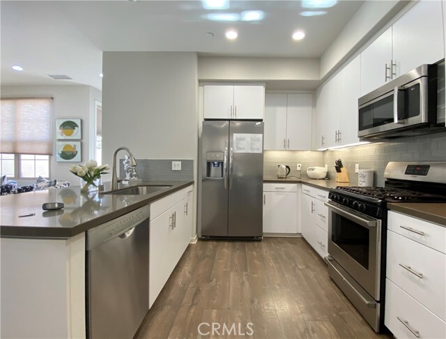 Building Photo - 57 Bronze Leaf