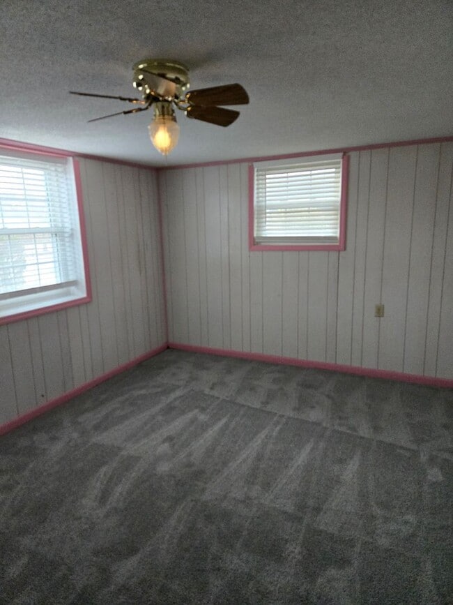 Building Photo - 2923 Celeste Dr