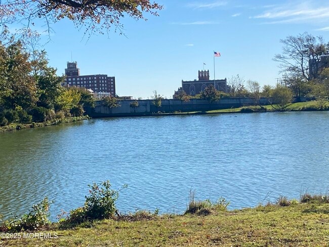 Building Photo - 1204 Emory St