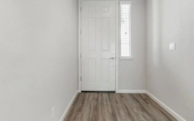 Building Photo - 1559 Hutchison Valley Dr