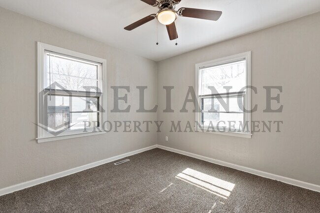 Building Photo - 1562 Floberta St