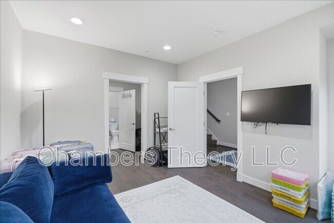 Building Photo - 42392 Soave Dr