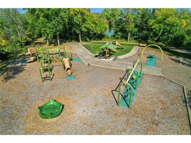 Building Photo - 5505 Orleans Ln N