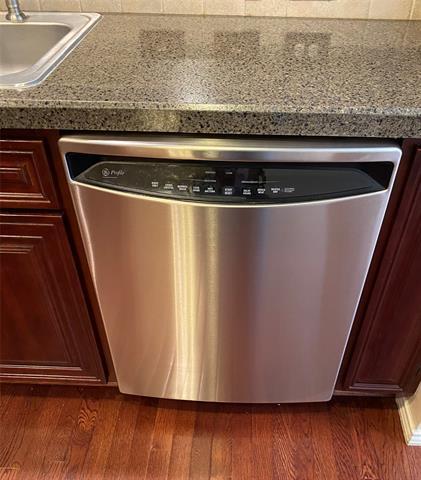 Building Photo - 207 Colonial Ln