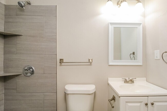 Building Photo - 4732 SE 24th St