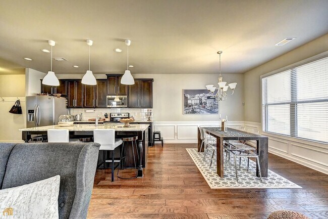Building Photo - 2245 Black Pebble Cir