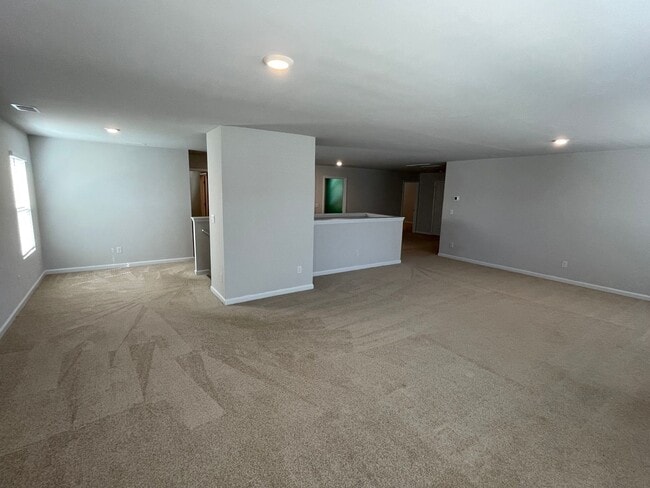 Building Photo - 344 Bonhill St