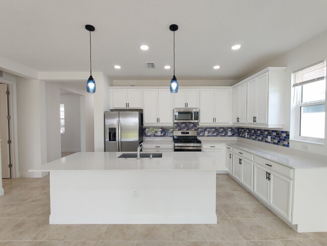 Building Photo - 8173 Sternway Rd